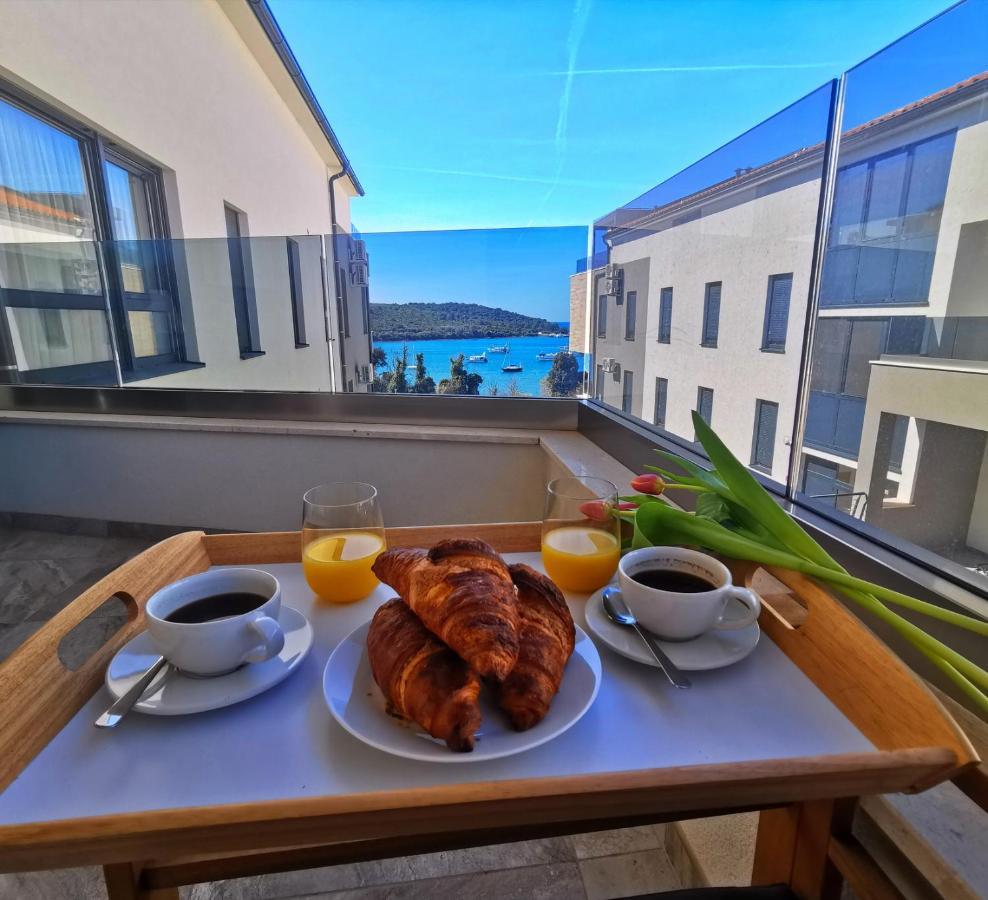 Black Pearl - Luxury Seaside App With Pool & Bbq, Istra バニョレ エクステリア 写真
