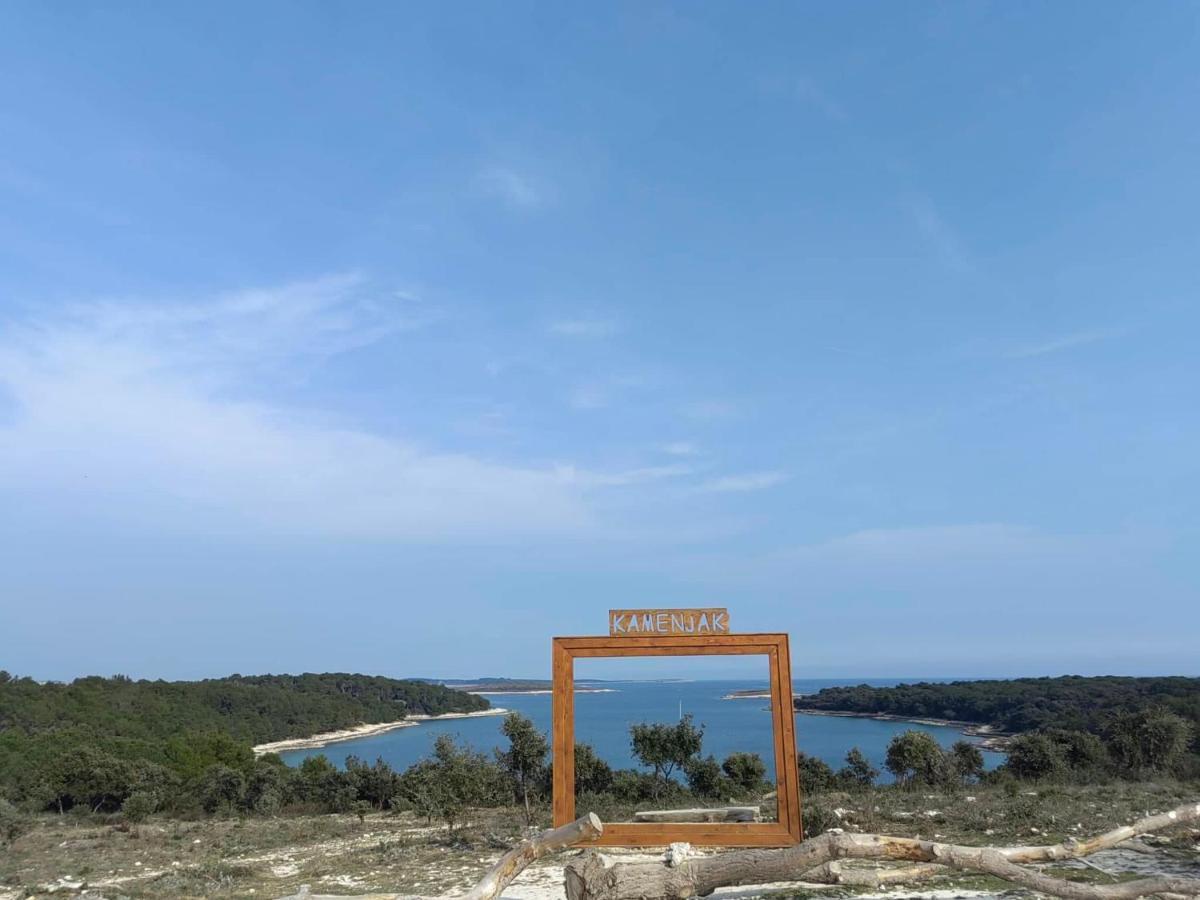 Black Pearl - Luxury Seaside App With Pool & Bbq, Istra バニョレ エクステリア 写真